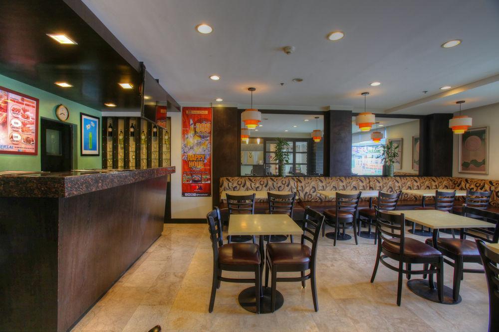 奎松市马勒卡费萨尔酒店 外观 照片