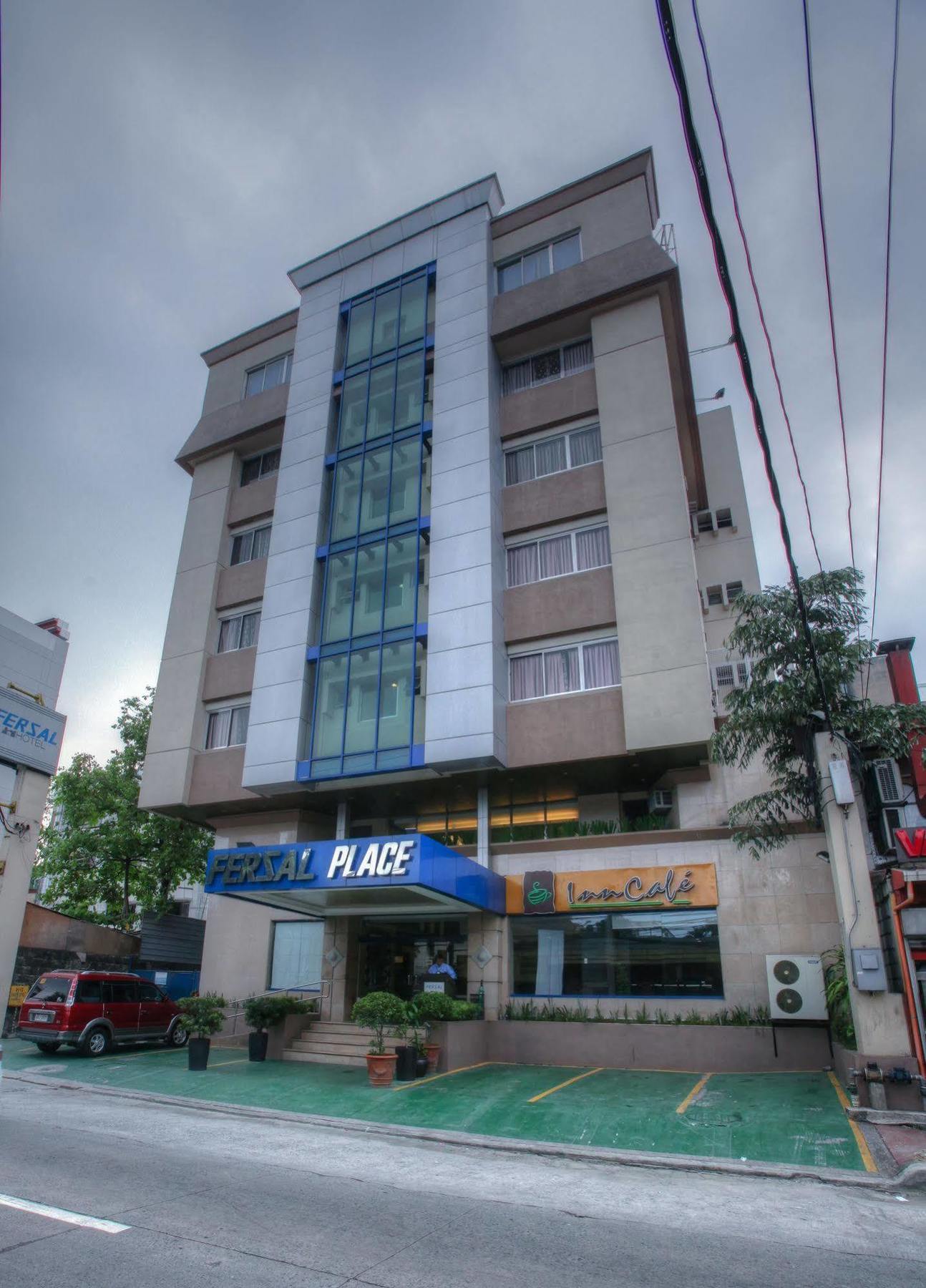 奎松市马勒卡费萨尔酒店 外观 照片